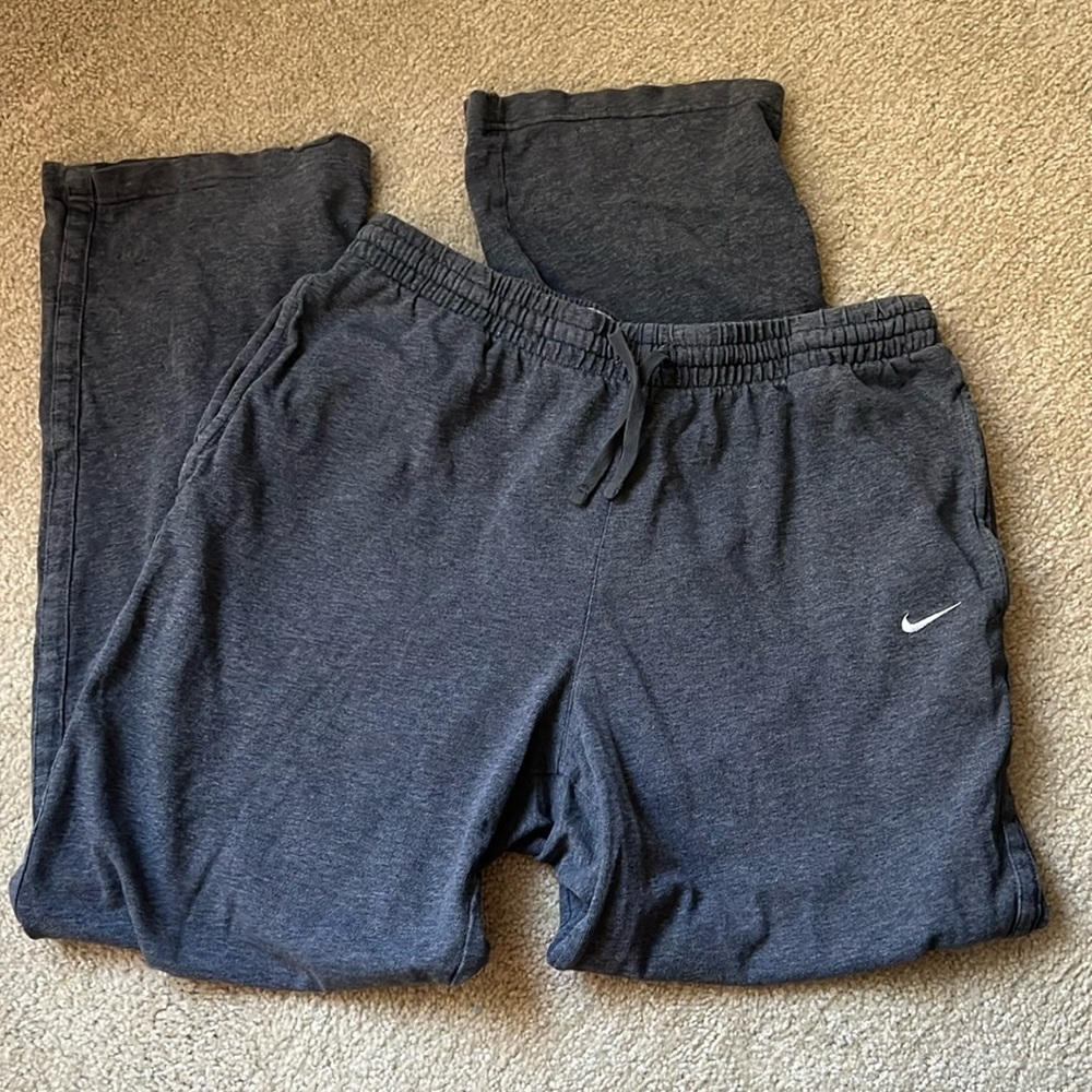 Nike Men’s Grey Sweatpants